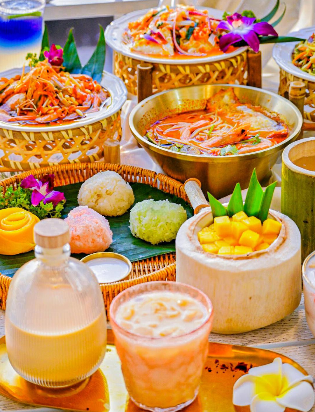 东航群p事件